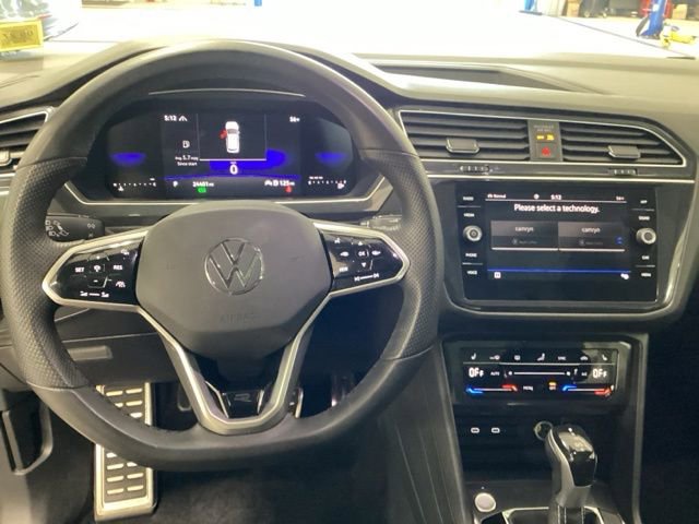 Used 2023 Volkswagen Tiguan SE R-Line AWD/4WD image 6