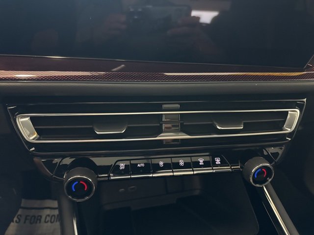 Used 2024 Chevrolet Traverse RS image 29