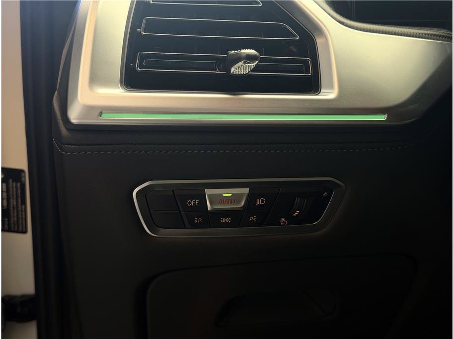 Used 2023 BMW XM AWD/4WD image 13