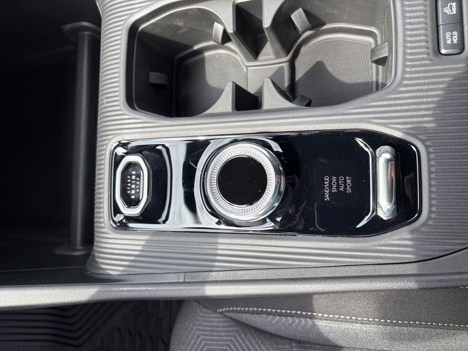 New 2026 Jeep Cherokee Laredo AWD/4WD image 17