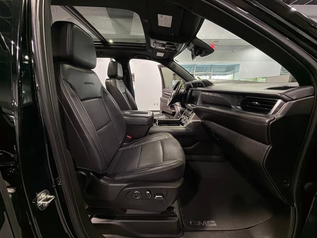 Used 2023 GMC Yukon XL Denali AWD/4WD image 13