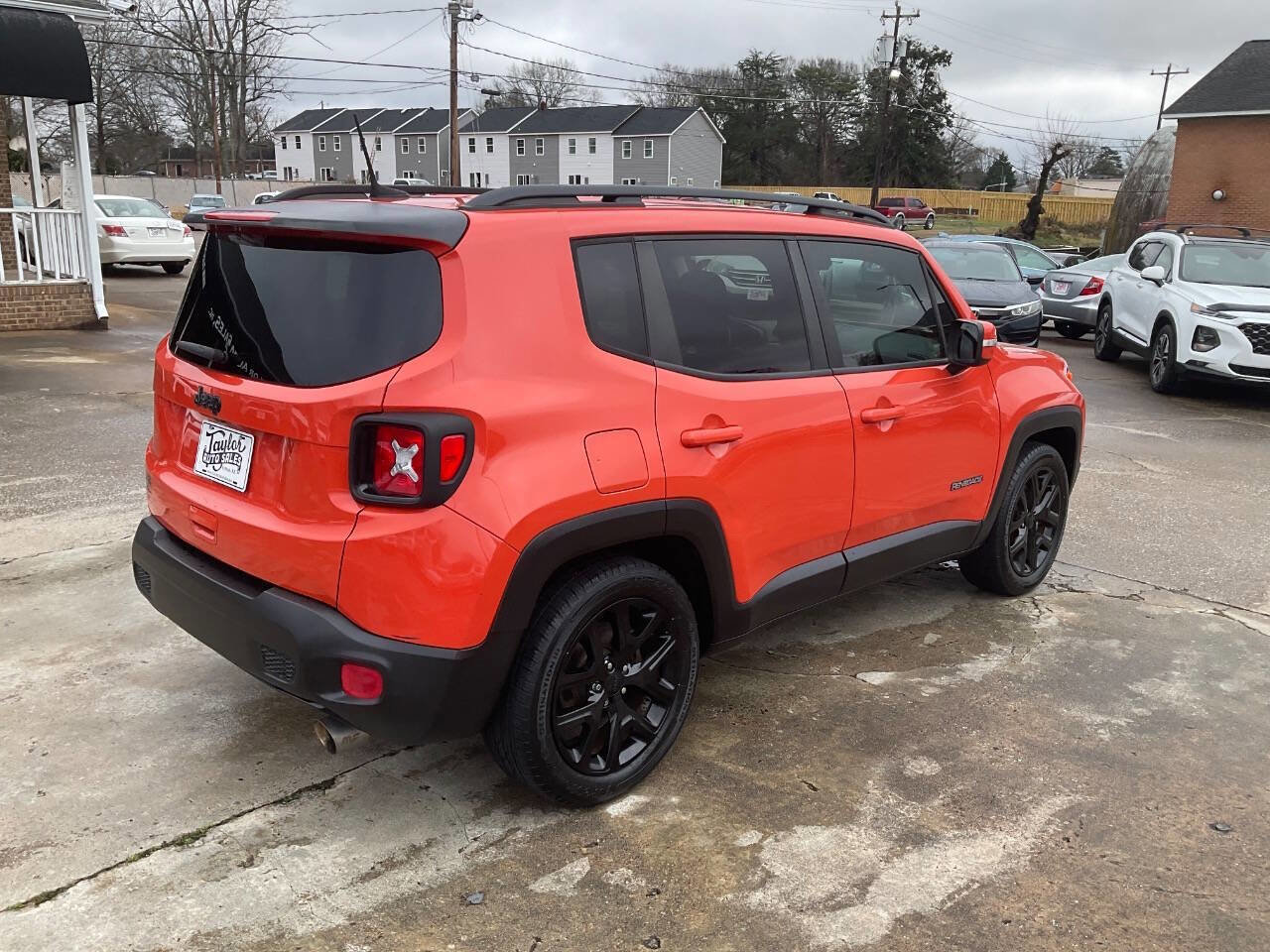 Used 2018 Jeep Renegade Altitude w/ Safety & Security Group FWD image 3