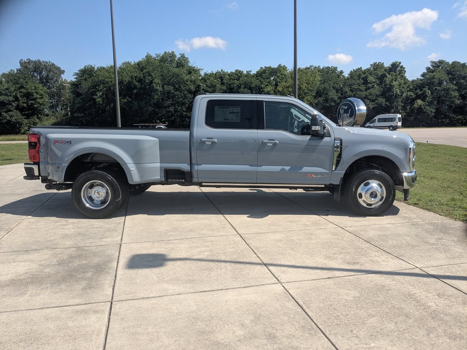 New 2026 Ford F350 Lariat w/ Lariat Ultimate Package AWD/4WD image 2