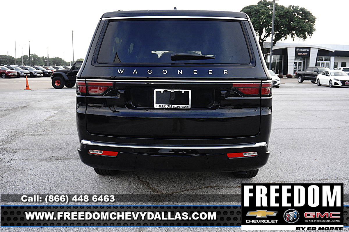 Used 2025 Jeep Wagoneer L Series II AWD/4WD image 37