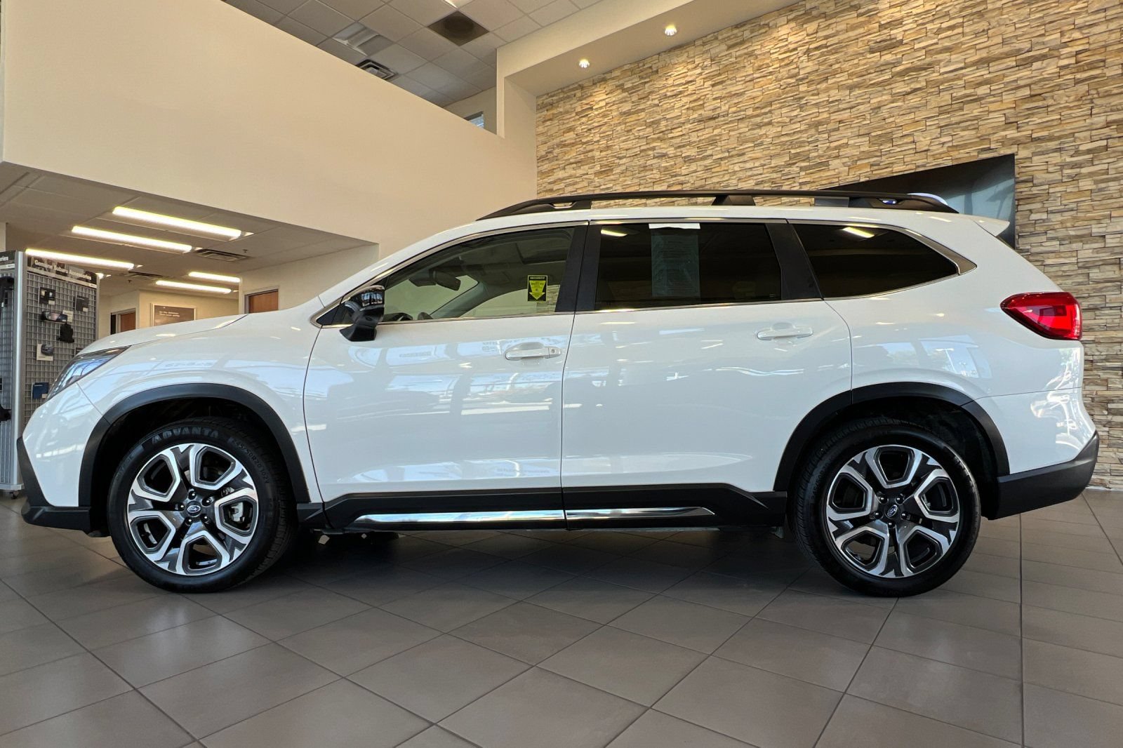 Certified 2024 Subaru Ascent Limited w/ Technology Package AWD/4WD image 2
