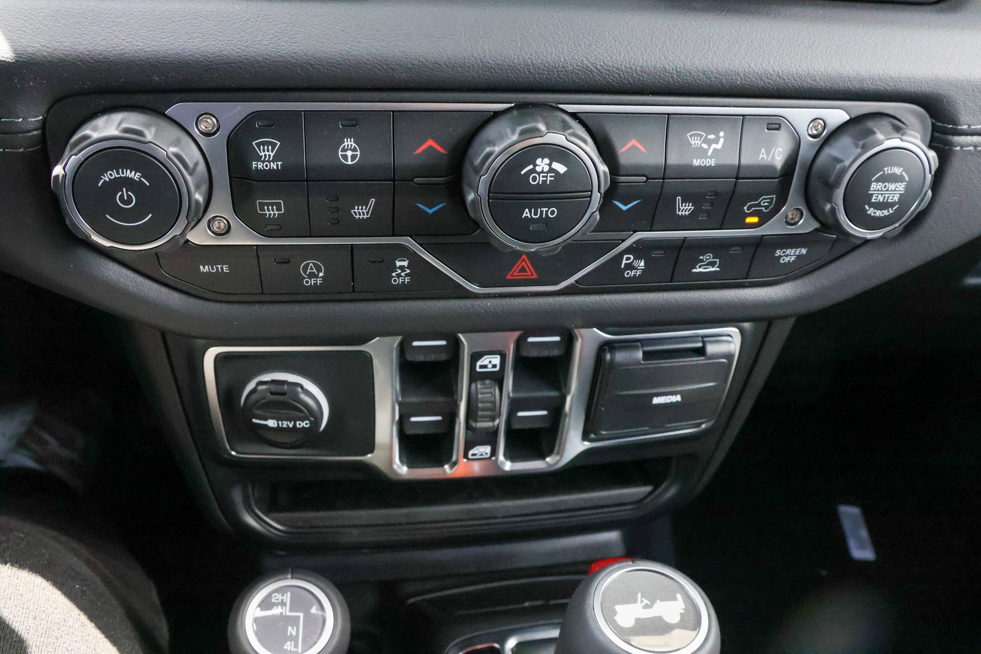 New 2026 Jeep Wrangler Unlimited Sahara AWD/4WD image 23