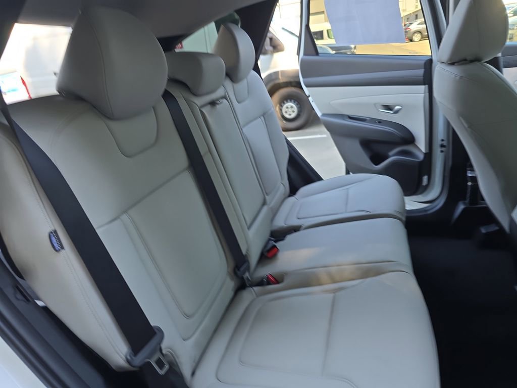 Used 2026 Hyundai Tucson SEL FWD image 12