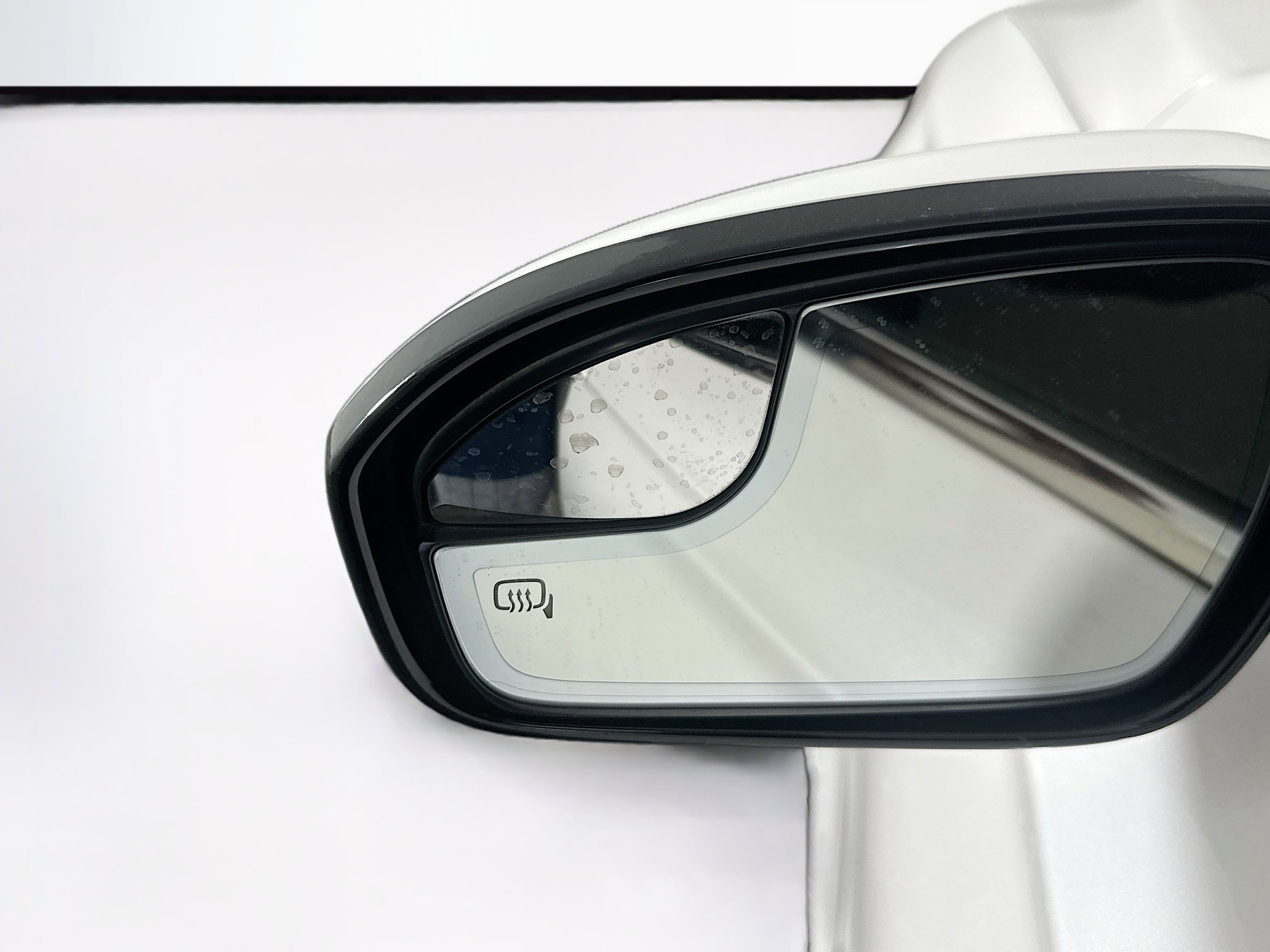 Used 2015 Ford Fusion Energi Titanium image 16