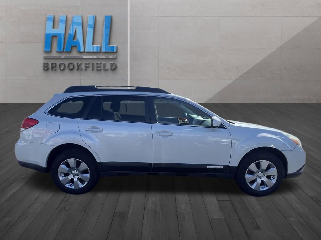 Used 2010 Subaru Outback 3.6R Limited w/ Popular Equipment Group 3B AWD/4WD image 6