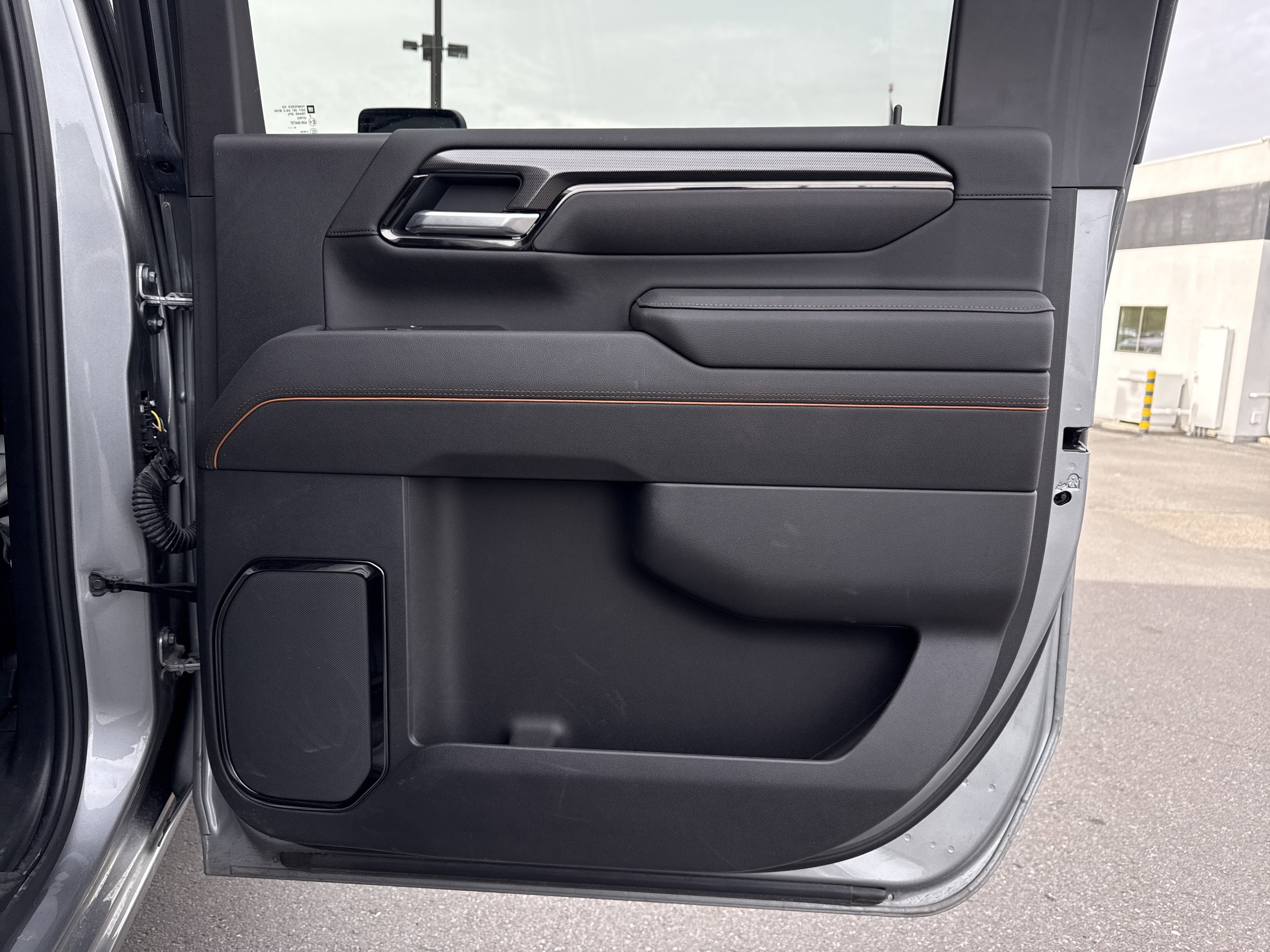 Used 2025 GMC Sierra 2500 AT4 image 16