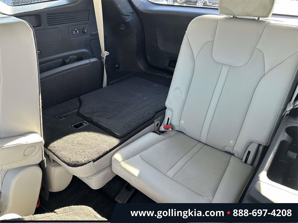 Certified 2023 Kia Sorento SX image 9