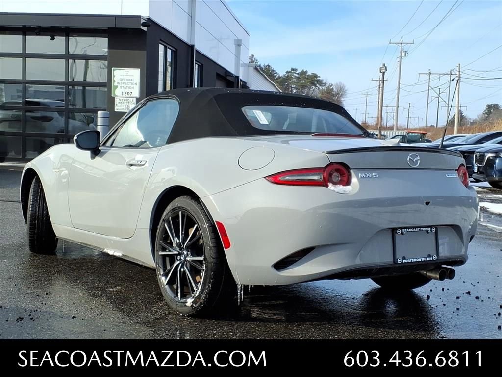 New 2025 MAZDA MX-5 Miata Grand Touring RWD image 2