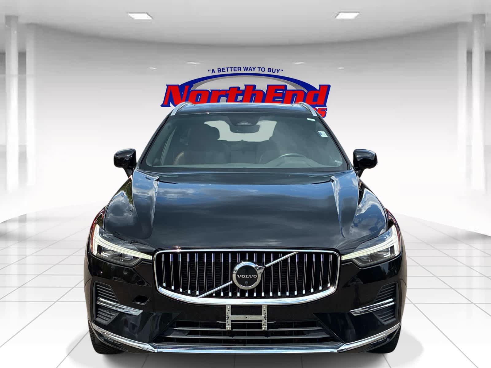 Used 2023 Volvo XC60 B5 Plus FWD image 2