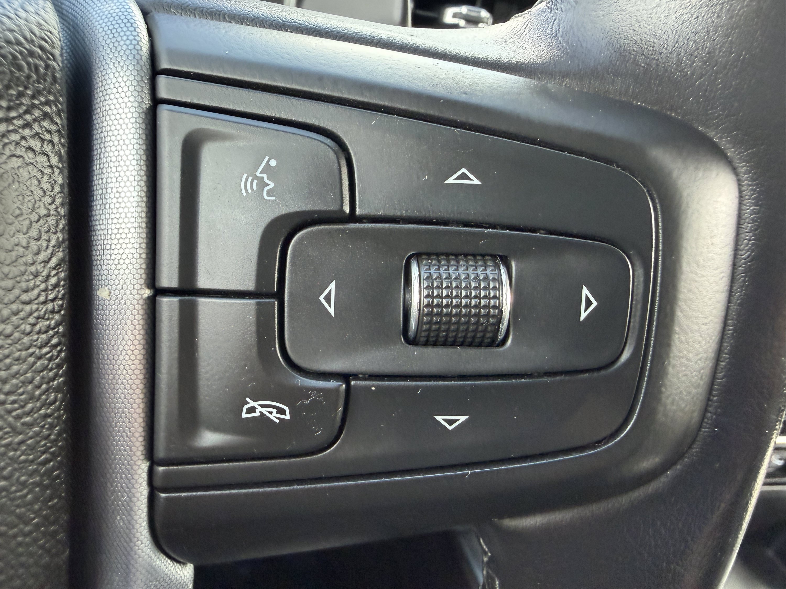 Used 2023 GMC Sierra 1500 SLT w/ SLT Premium Package AWD/4WD image 36