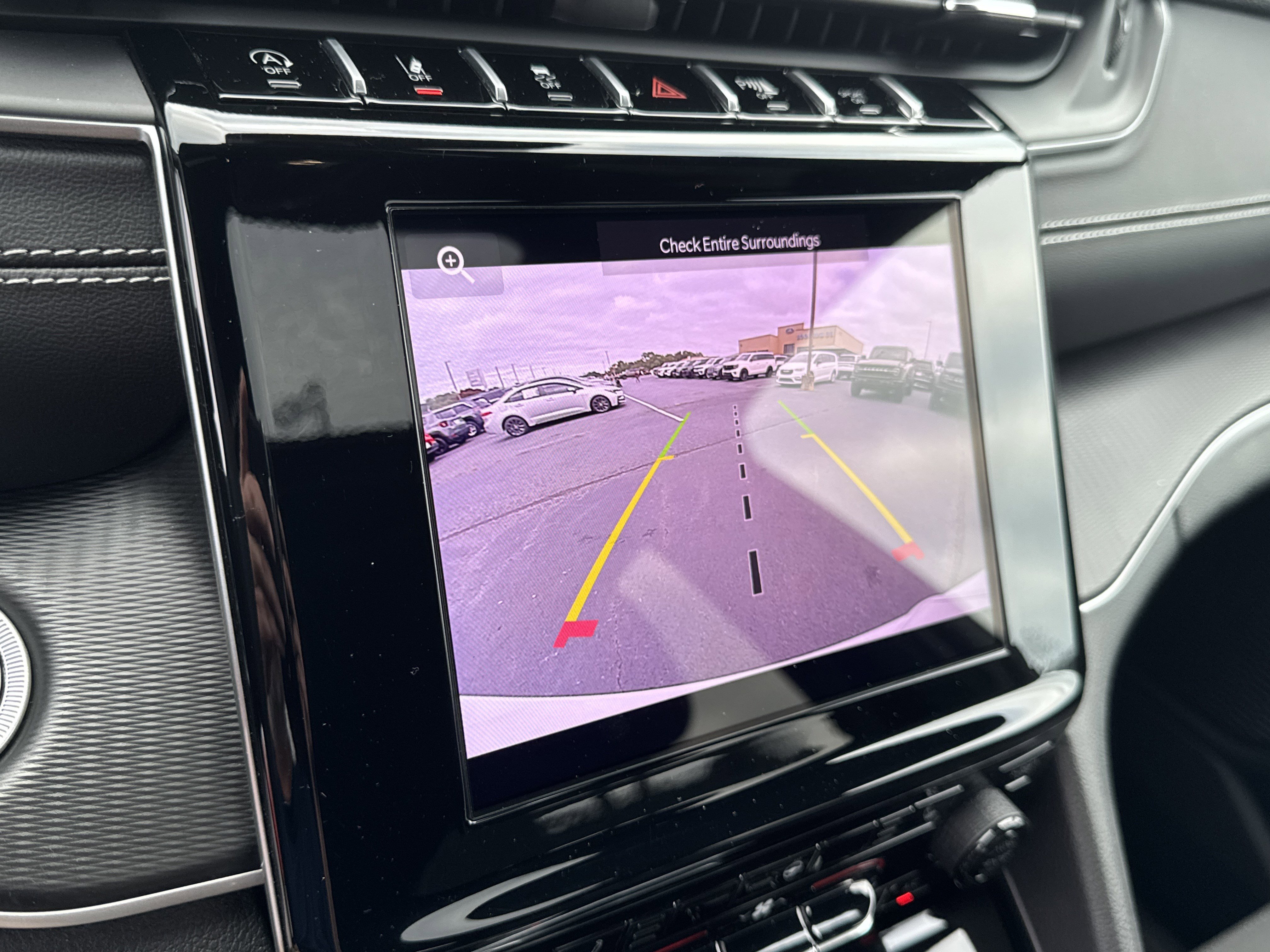 Used 2025 Jeep Grand Cherokee Laredo X w/ Luxury Tech Group I image 28