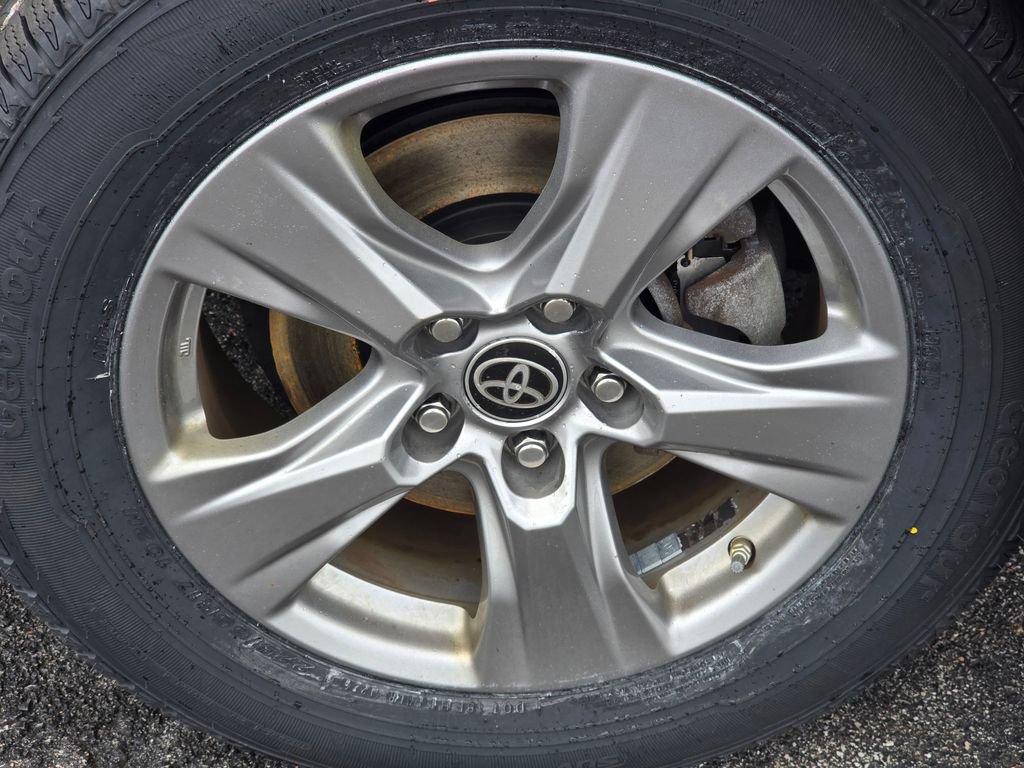 Certified 2023 Toyota RAV4 LE AWD/4WD image 9
