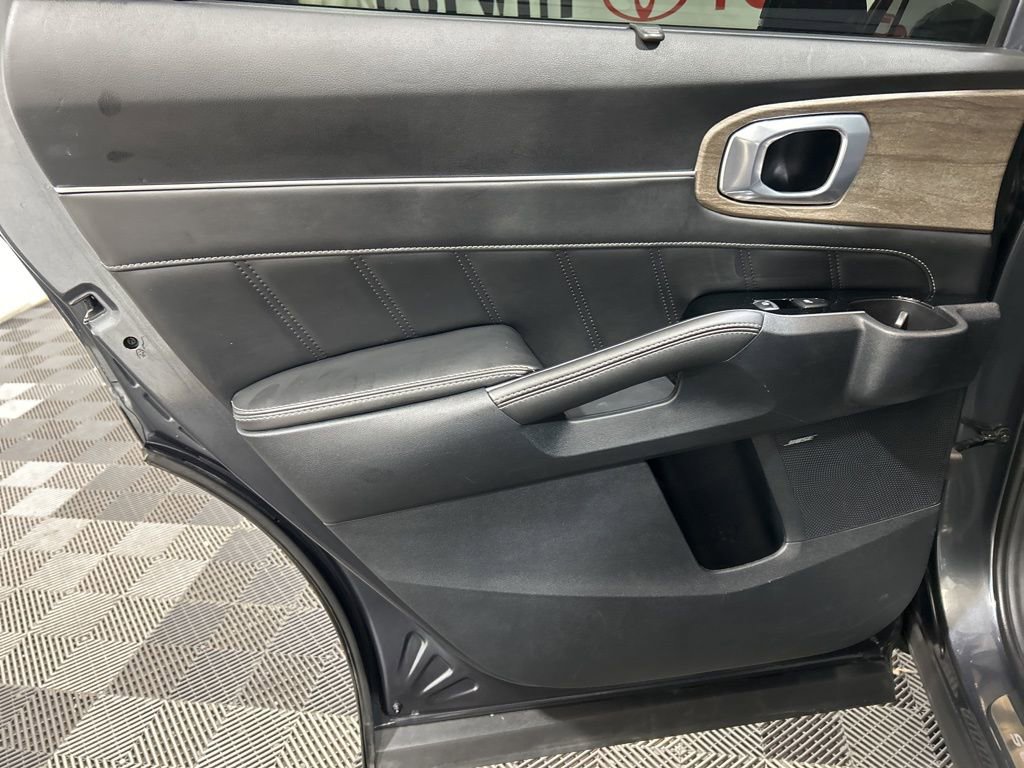 Used 2023 Kia Sorento SX Prestige image 20