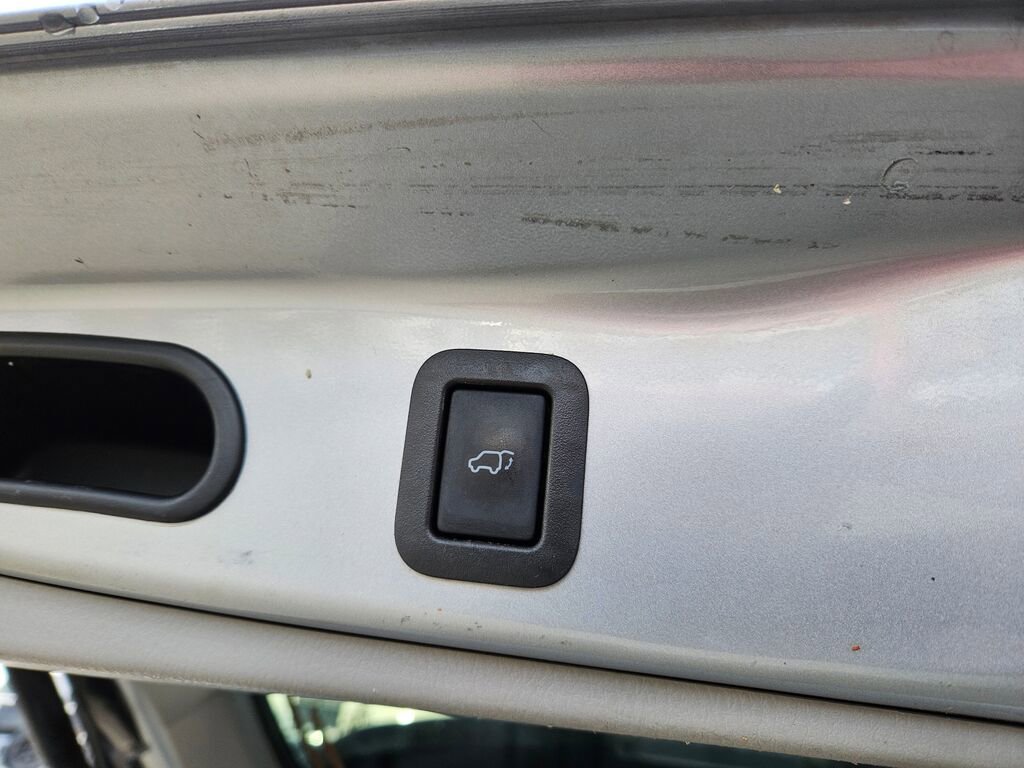 Used 2016 Toyota Highlander XLE image 16