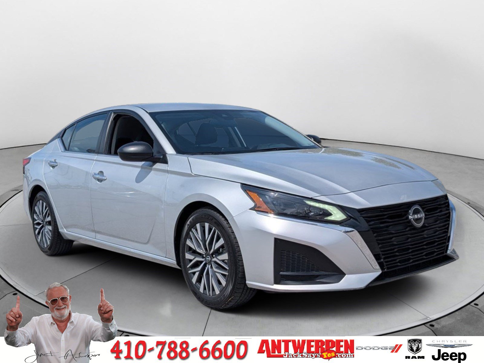 Used 2024 Nissan Altima 2.5 SV FWD image 1