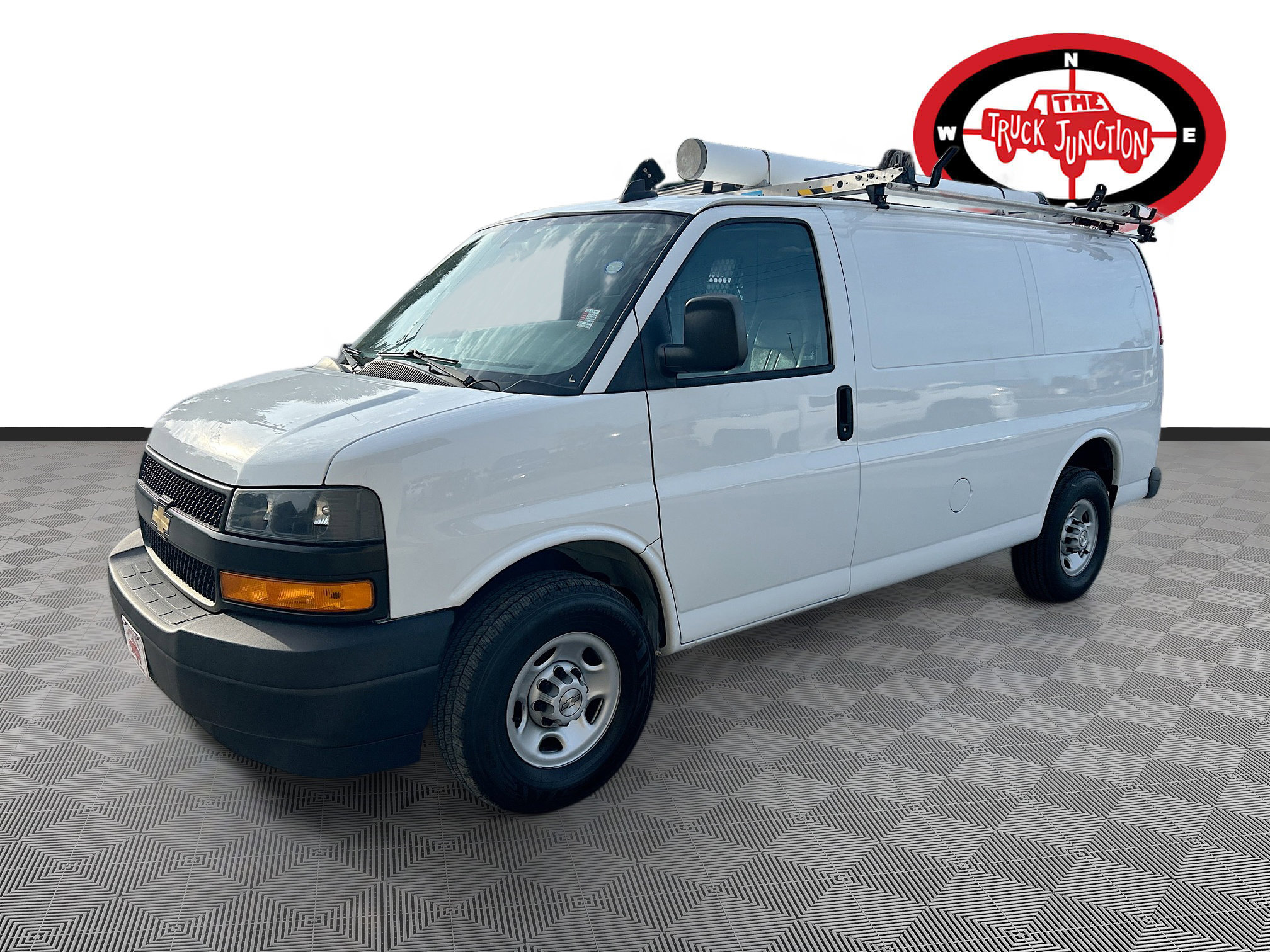 Used 2020 Chevrolet Express 2500 w/ Driver Convenience Package image 3