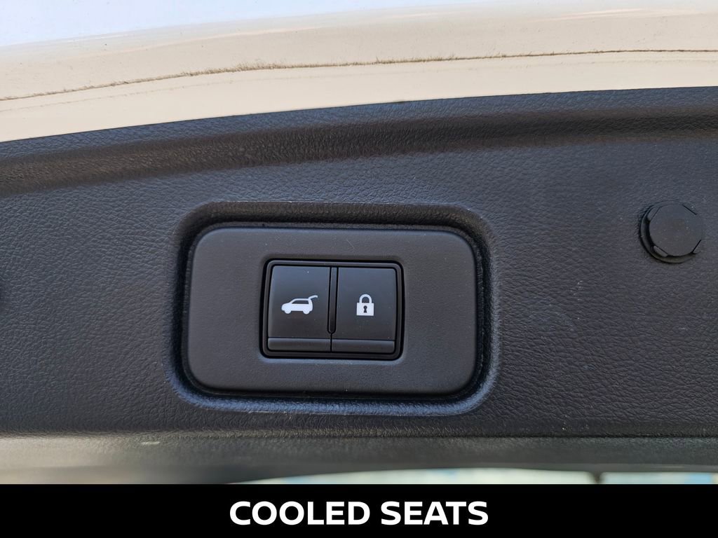 Used 2025 Nissan Pathfinder Platinum w/ Cargo Package image 14