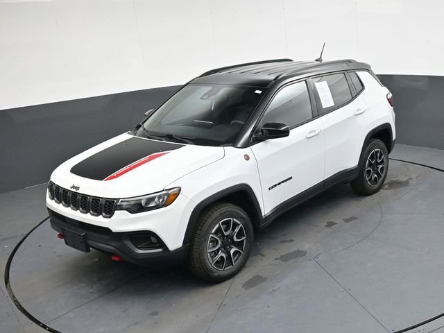 Used 2024 Jeep Compass Trailhawk image 31
