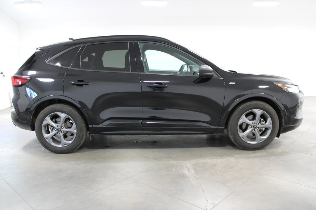 Used 2023 Ford Escape ST-Line w/ Tech Pack #1 FWD image 11
