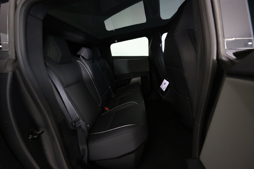 Used 2025 Tesla Cybertruck AWD Crew Cab image 12