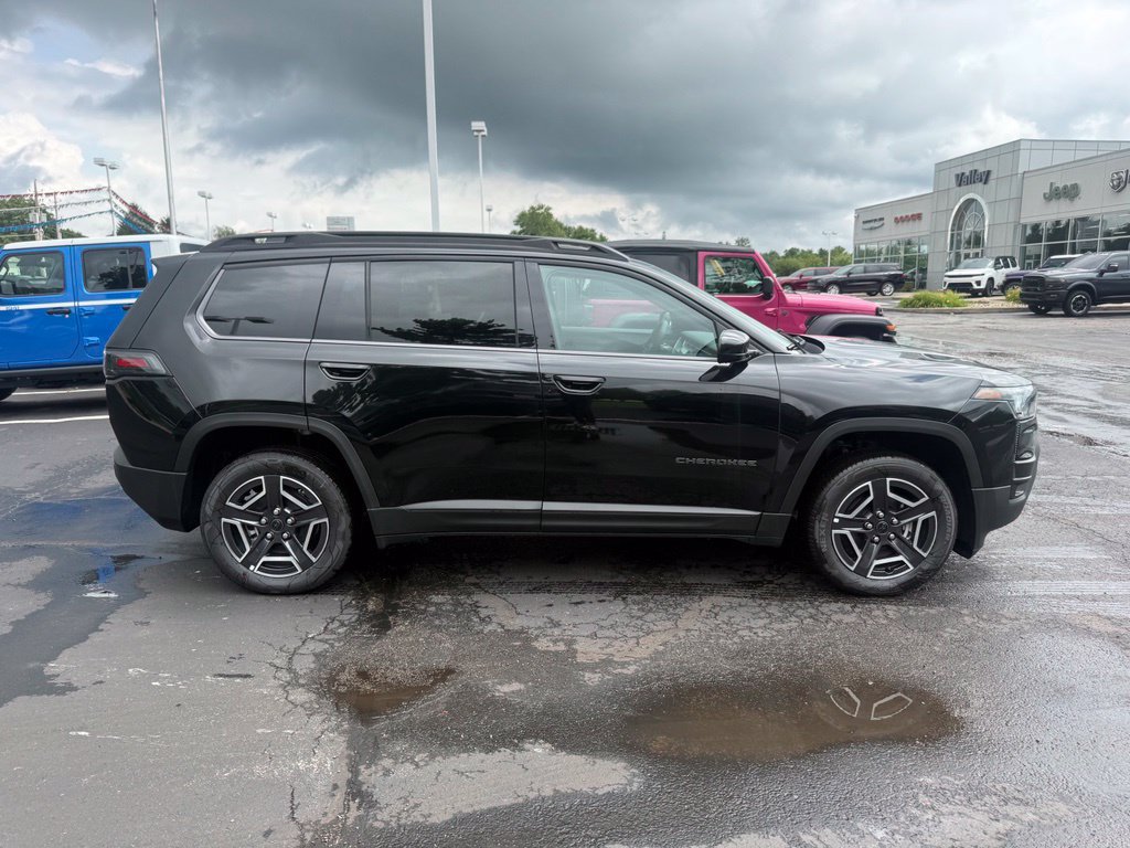 New 2026 Jeep Cherokee Laredo AWD/4WD image 2