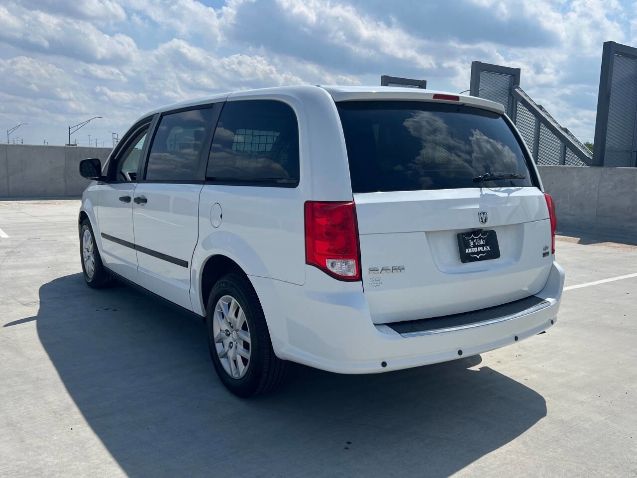 Used 2014 RAM C/V Tradesman FWD image 7