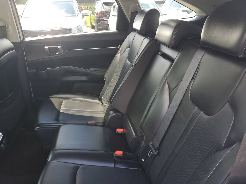 Certified 2024 Kia Sorento S w/ Panoramic Sunroof Package AWD/4WD image 27