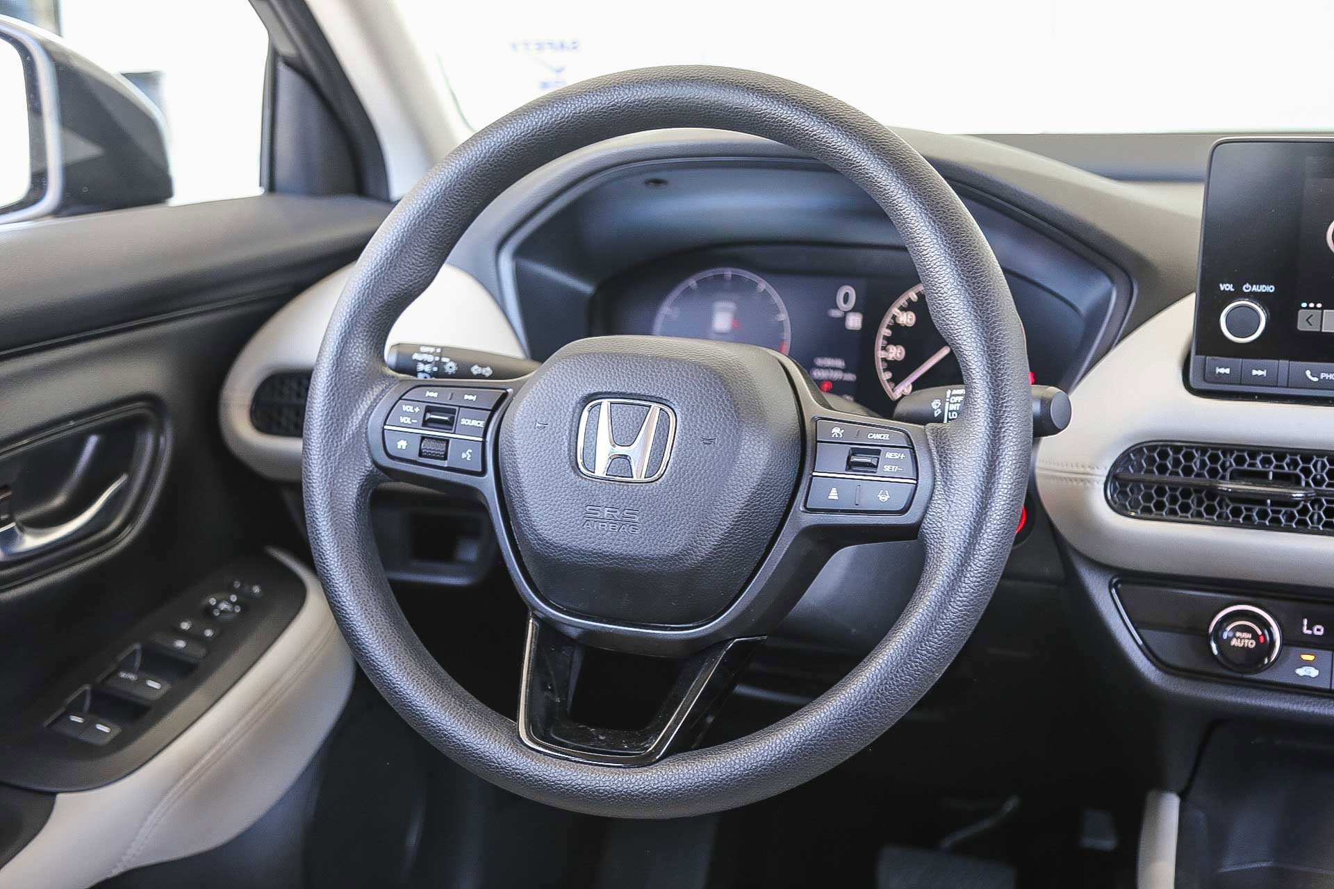 Certified 2025 Honda HR-V LX image 18