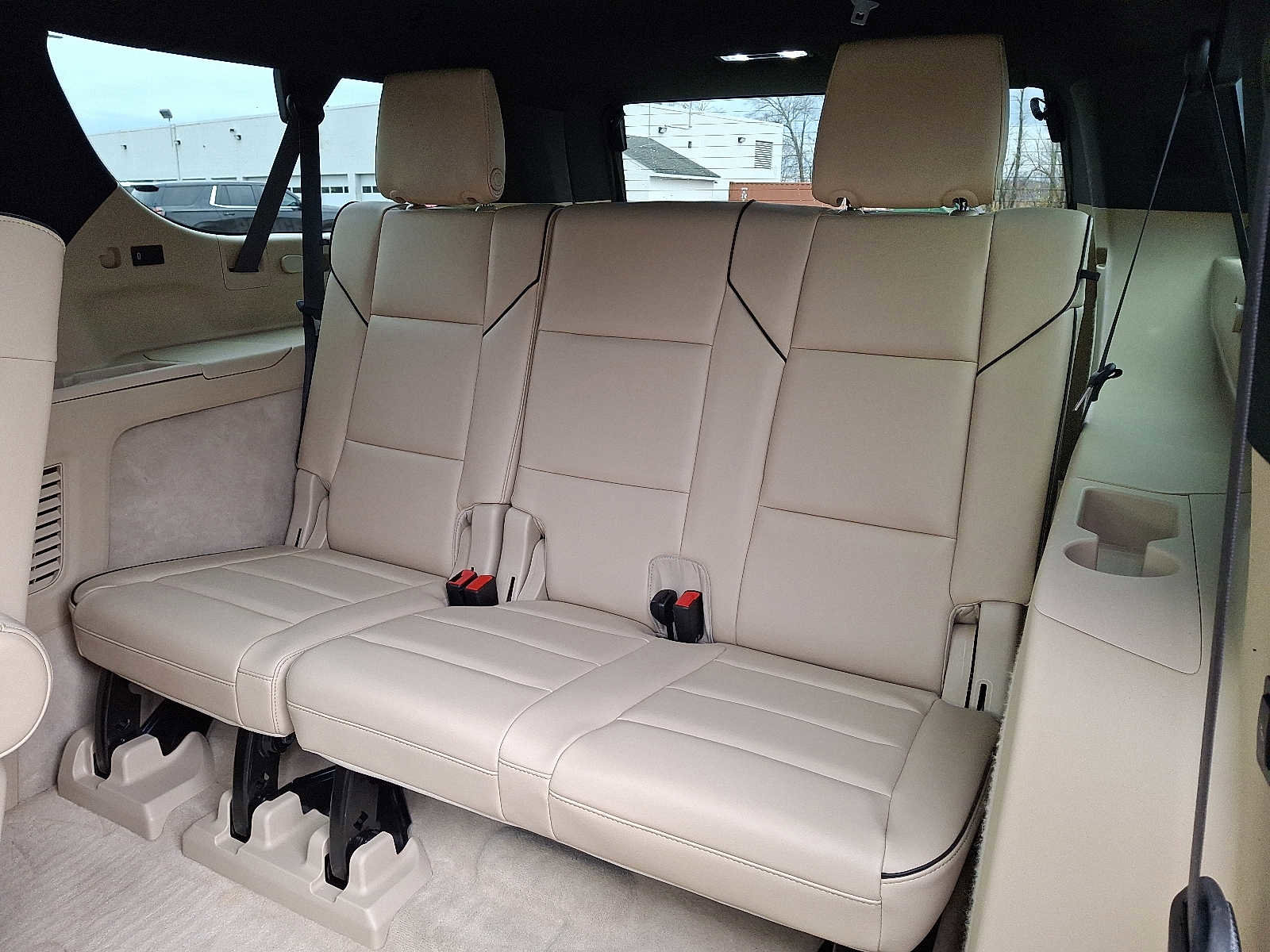 Used 2022 Cadillac Escalade ESV Premium Luxury image 11