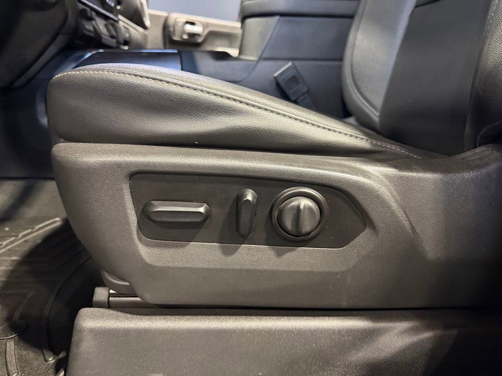 Used 2021 Chevrolet Silverado 2500 LTZ w/ LTZ Premium Package image 21