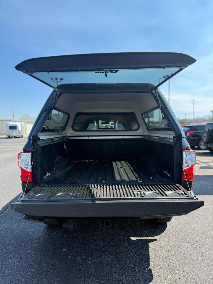 Used 2019 Nissan Titan SL w/ Chrome Package image 21
