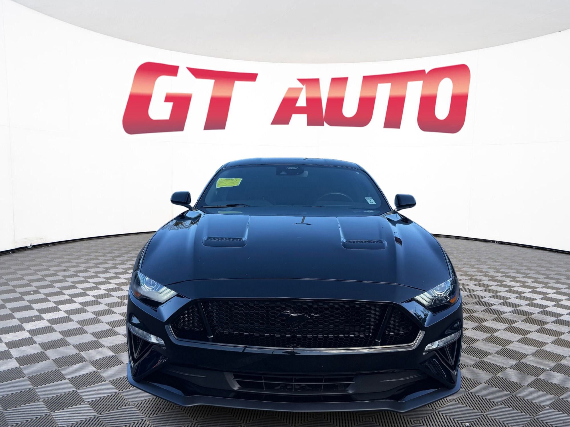 Used 2022 Ford Mustang GT RWD image 2
