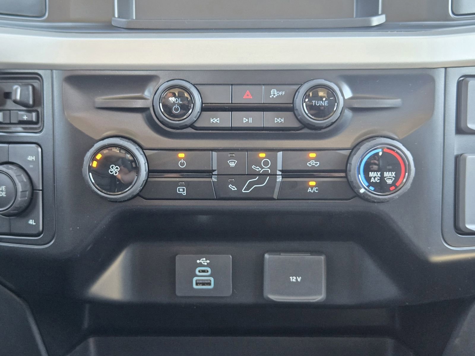 New 2026 Ford F250 XL w/ STX Appearance Package AWD/4WD image 21