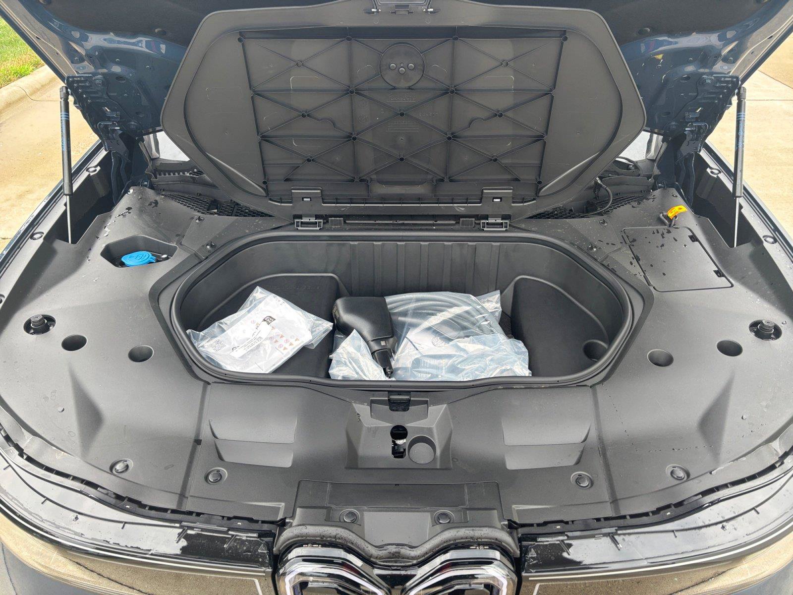 New 2027 BMW iX3 50 xDrive w/ M Sport Package AWD/4WD image 32