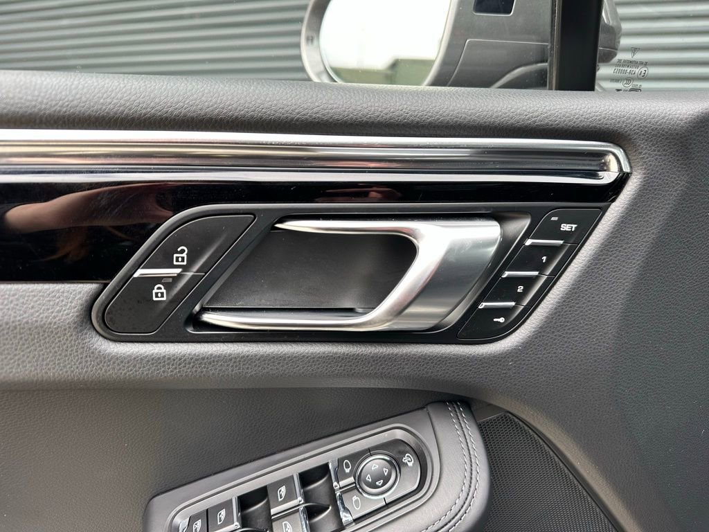 Certified 2025 Porsche Macan Turbo image 20