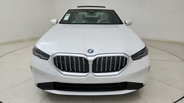 Used 2026 BMW 540i xDrive image 2