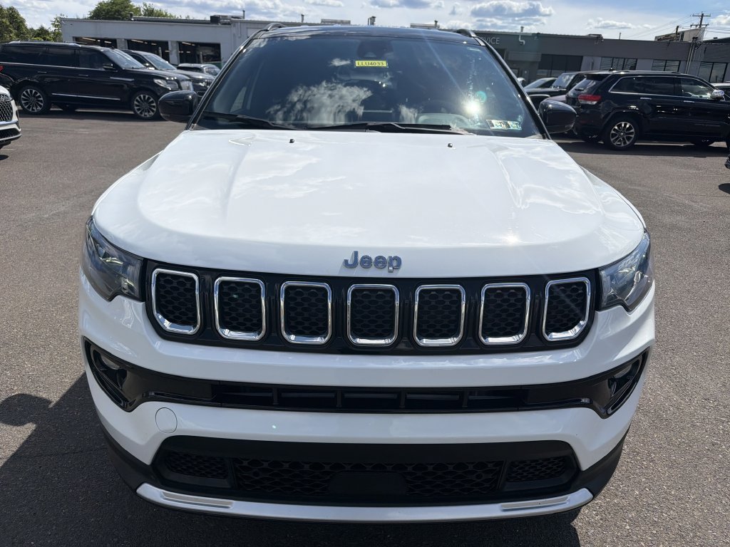 Used 2023 Jeep Compass Limited AWD/4WD image 8
