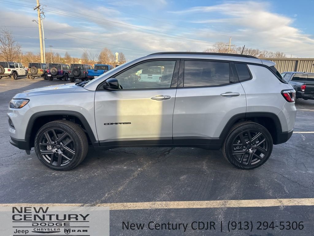 New 2026 Jeep Compass Latitude image 2