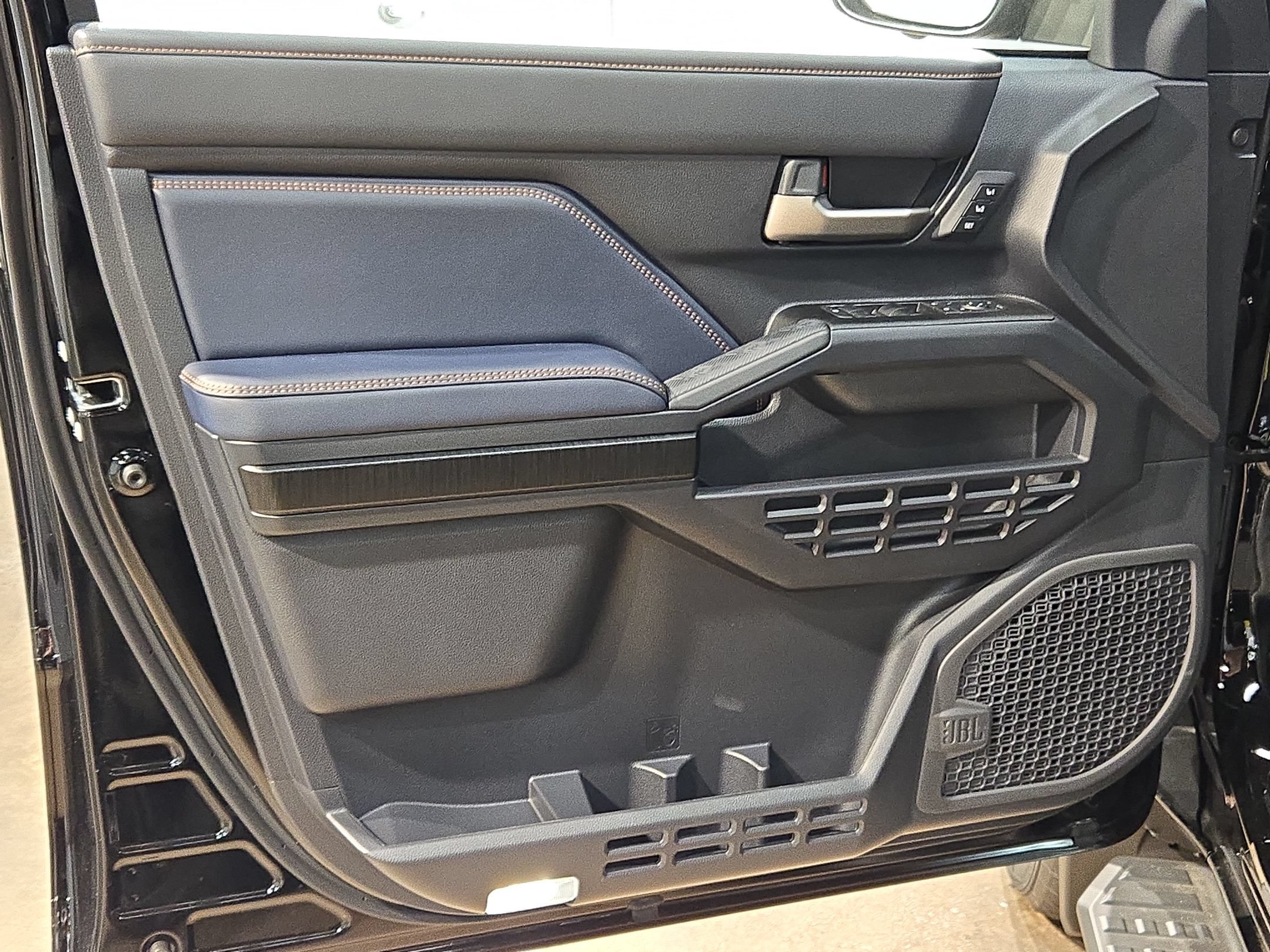 New 2026 Toyota 4Runner Platinum AWD/4WD image 15