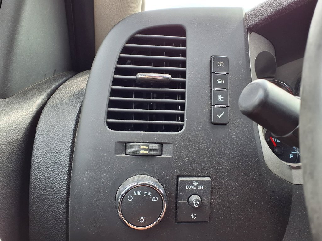 Used 2011 GMC Sierra 1500 SLE w/ Power Tech Package AWD/4WD image 17