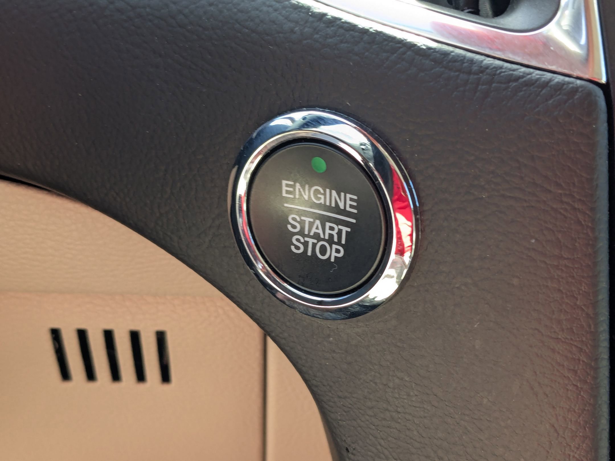 Used 2023 Ford Edge Titanium image 23