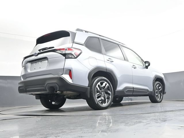Used 2025 Subaru Forester Limited AWD/4WD image 32