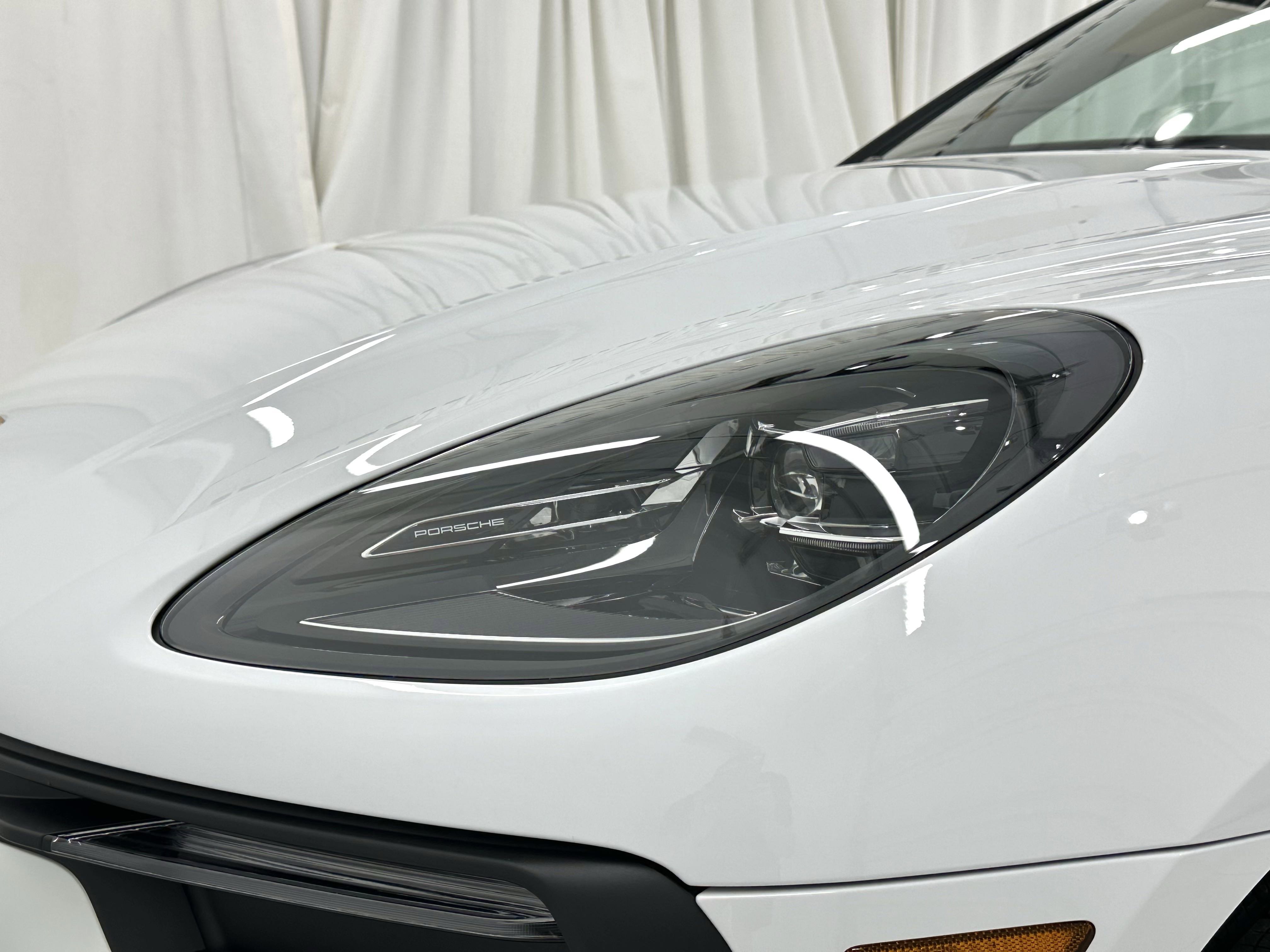 Certified 2025 Porsche Macan image 18