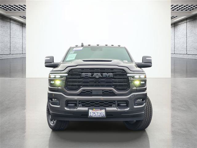 Used 2025 RAM 3500 Laramie AWD/4WD image 4