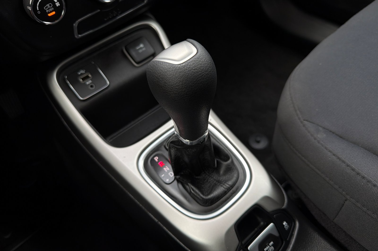 Used 2018 Jeep Compass Sport FWD image 21