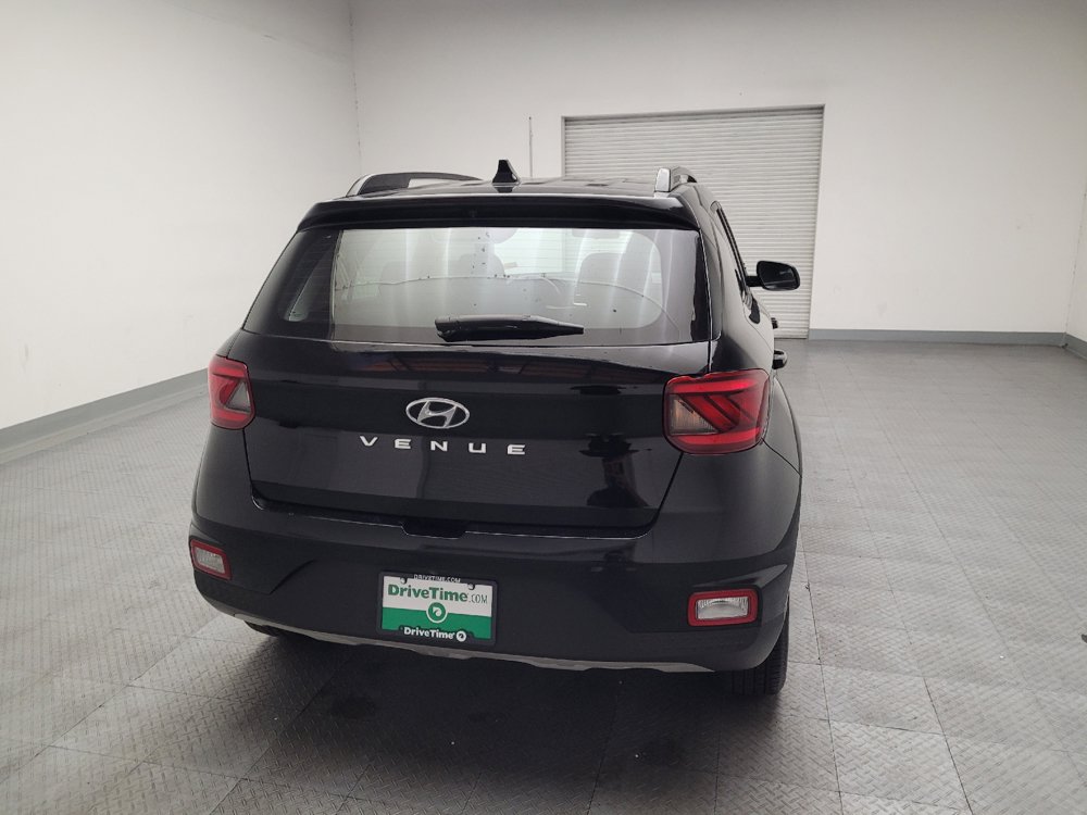 Used 2021 Hyundai Venue SEL w/ Cargo Package FWD image 7